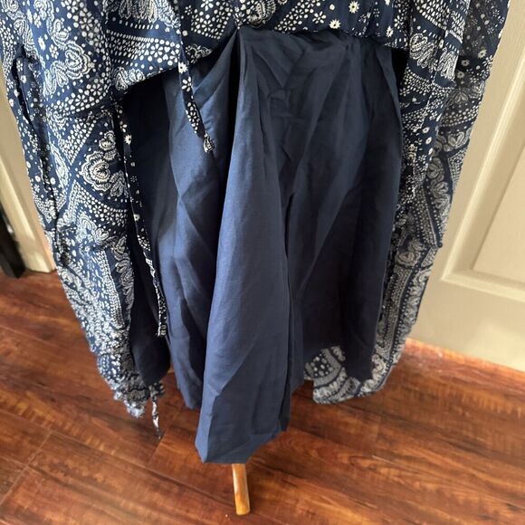 Vasna Womens Maxi Dress Sz Small Bandana Print Blue Fitted Classic Feminine - Picture 10 of 15
